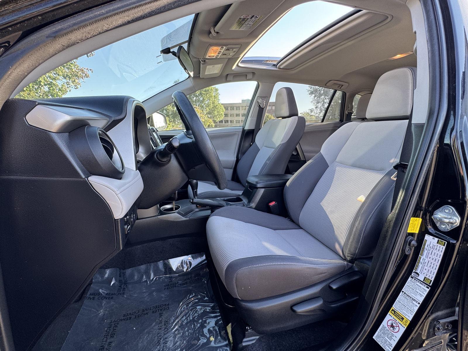 2013 Toyota RAV4 XLE photo 13