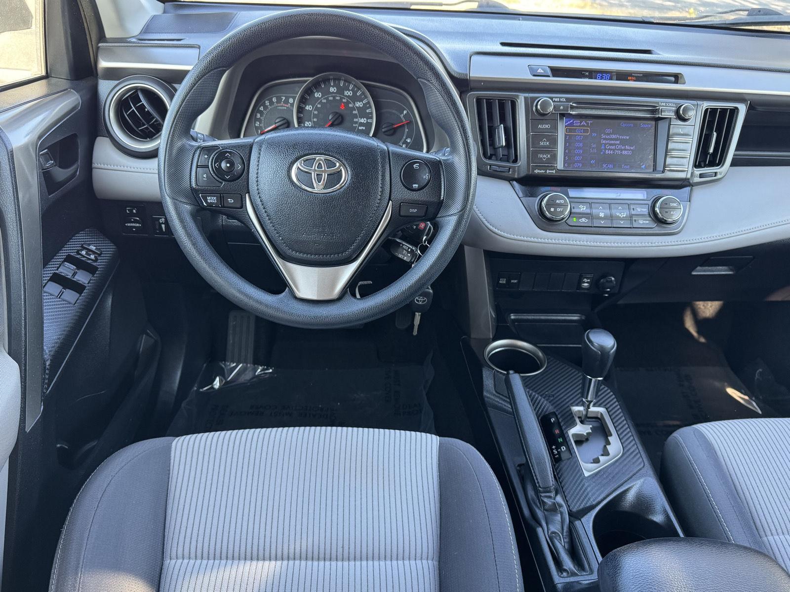 2013 Toyota RAV4 XLE photo 15