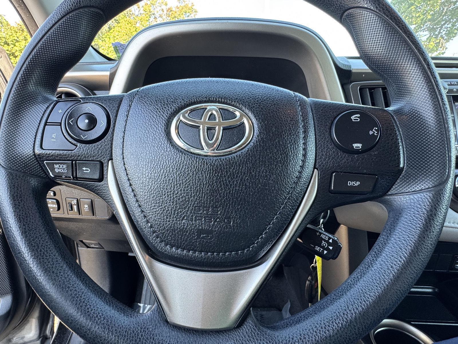 2013 Toyota RAV4 XLE photo 18