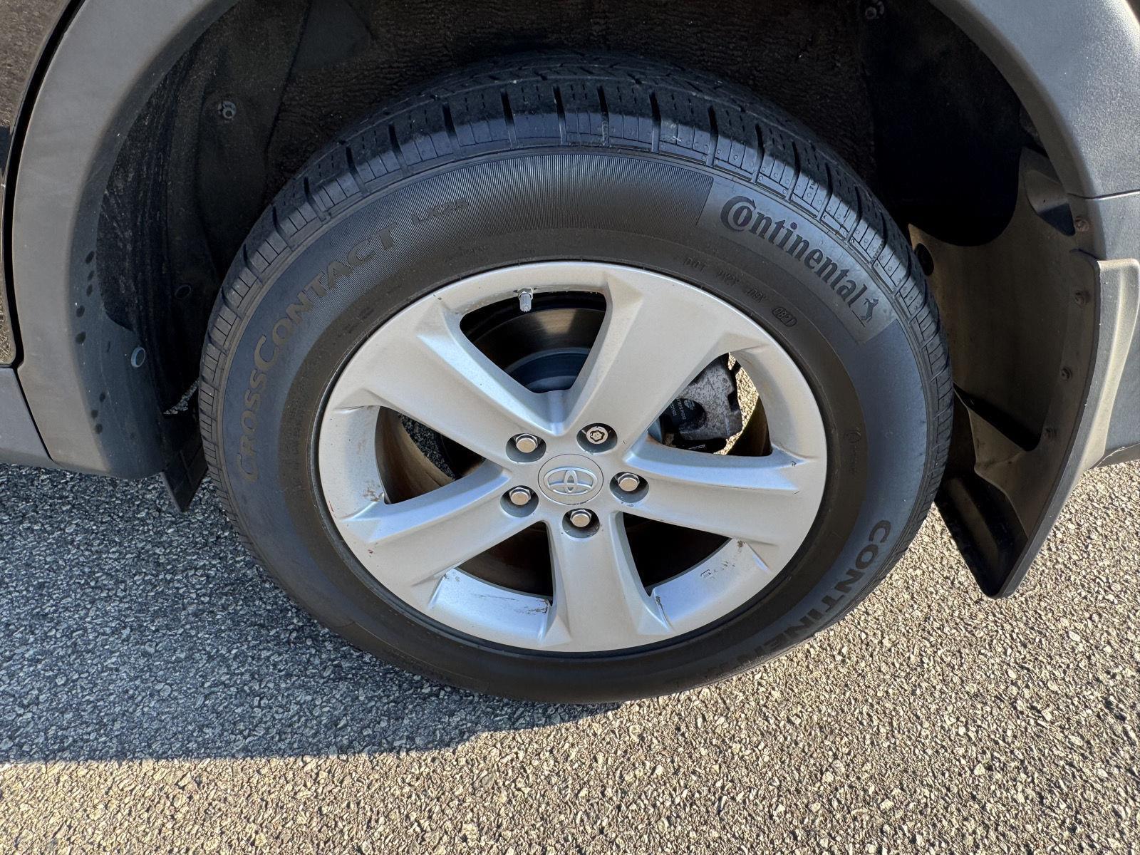 2013 Toyota RAV4 XLE photo 24