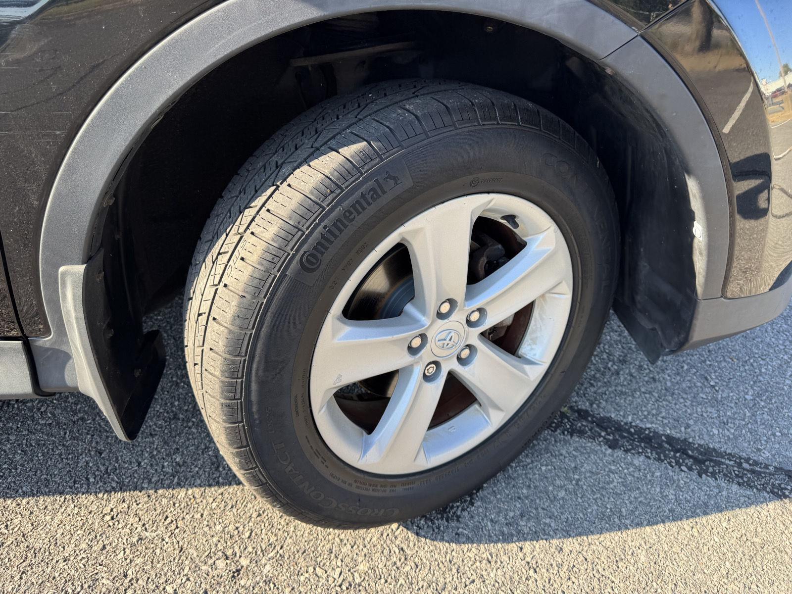 2013 Toyota RAV4 XLE photo 26
