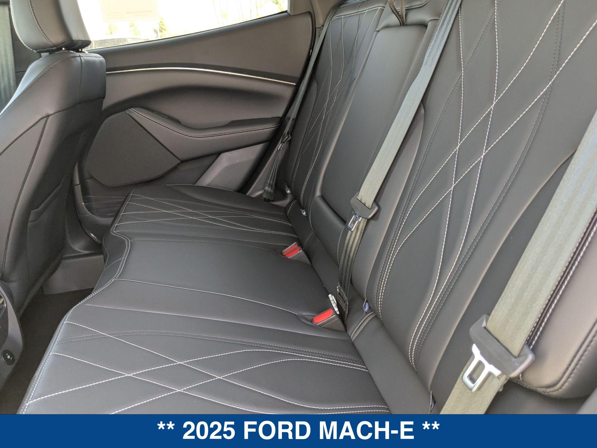 2025 Ford Mustang Mach-E Select photo 19