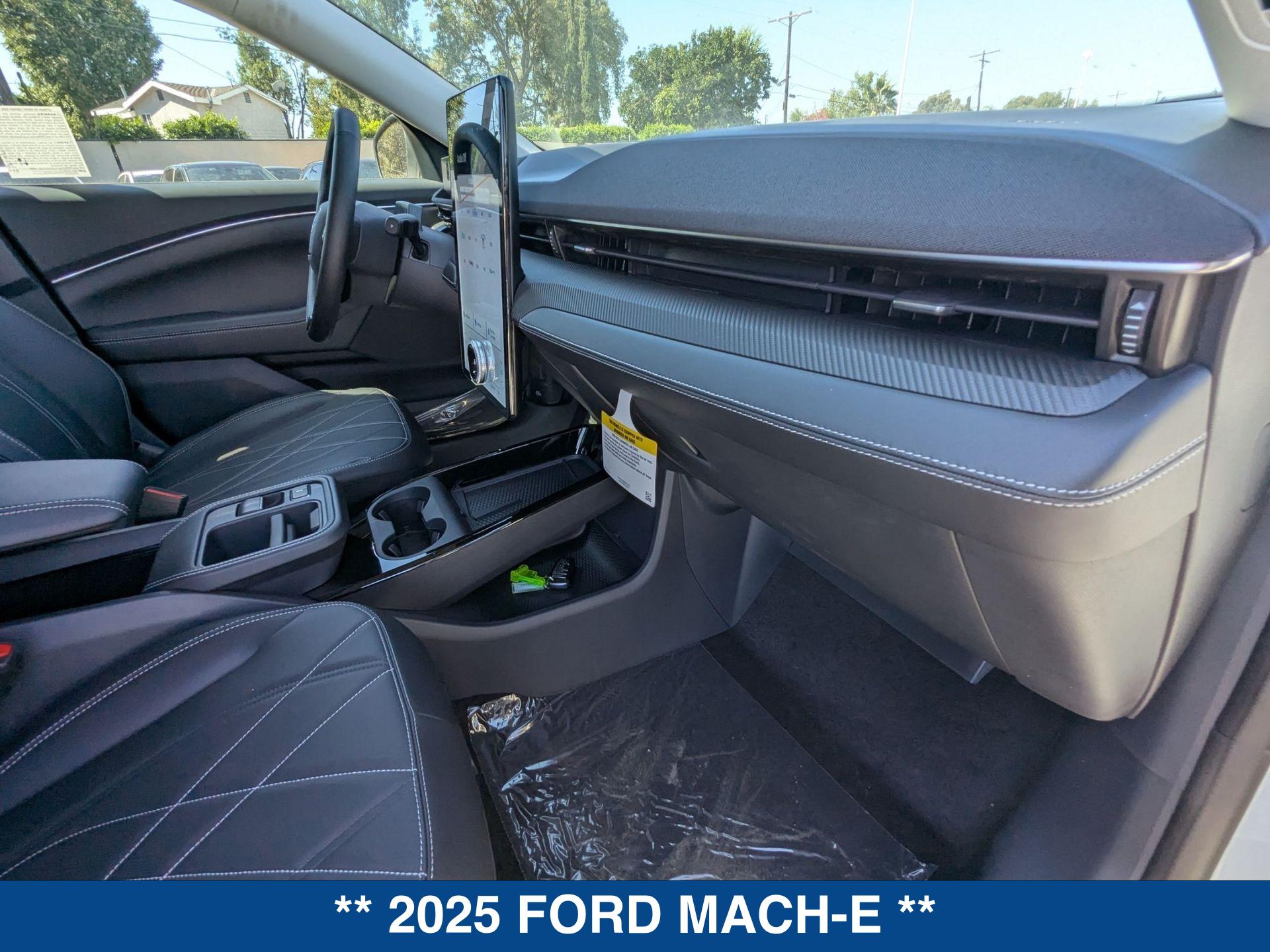 2025 Ford Mustang Mach-E Select photo 21