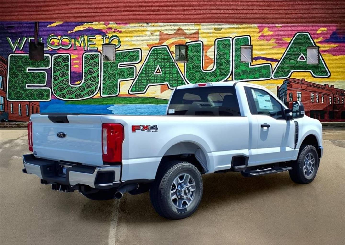 2025 Ford F-350 Super Duty XLT - Photo 7