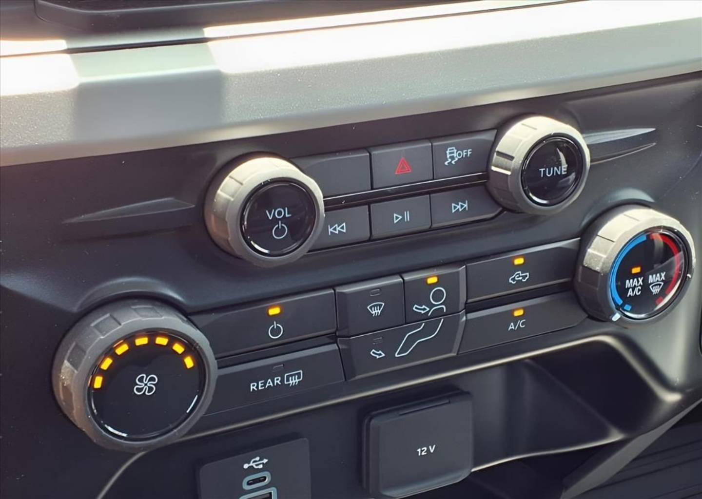 2025 Ford F-350 Super Duty XLT - Photo 13