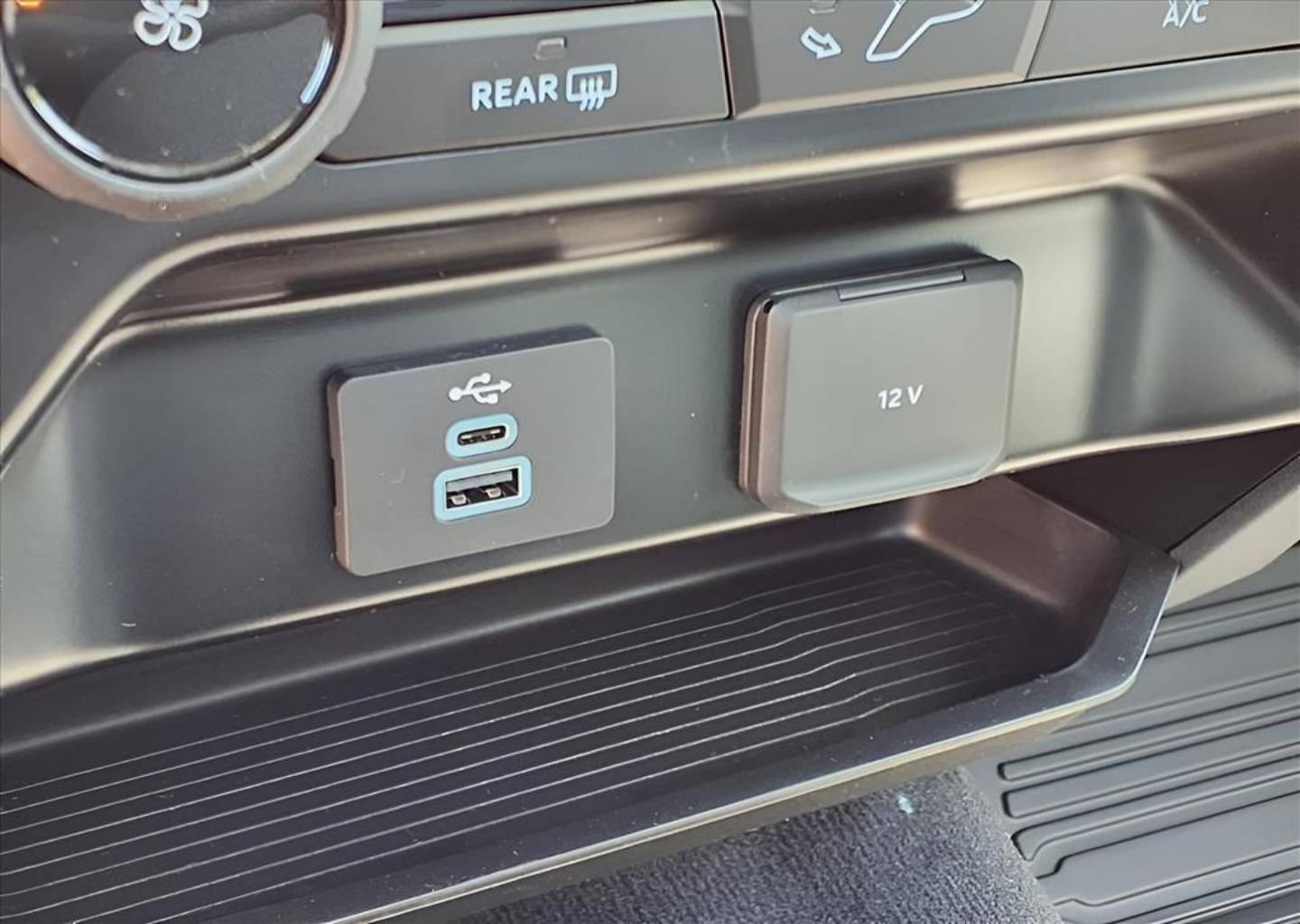 2025 Ford F-350 Super Duty XLT - Photo 14
