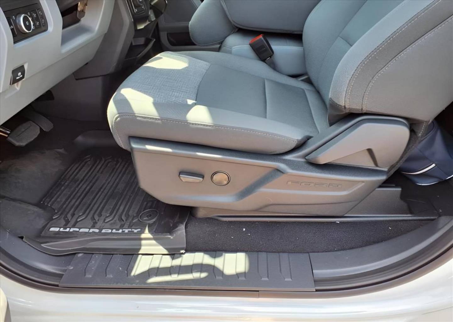 2025 Ford F-350 Super Duty XLT - Photo 20