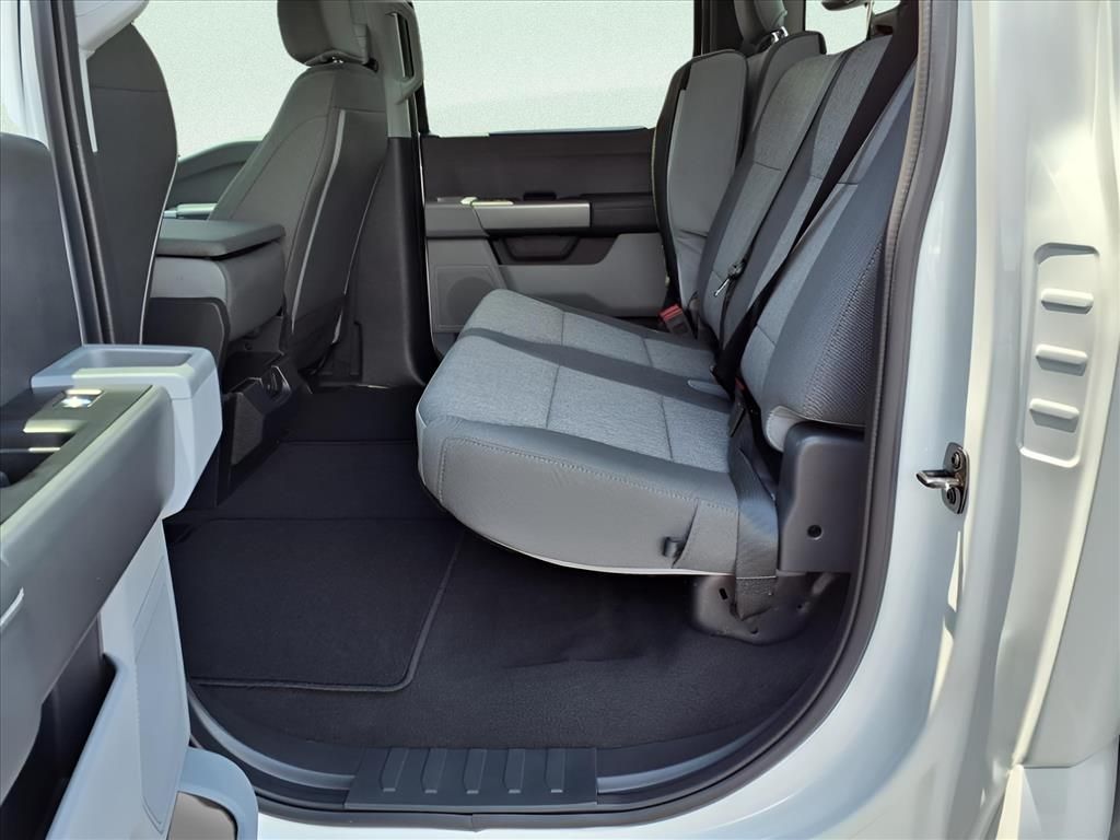 2025 Ford F-350 photo 21