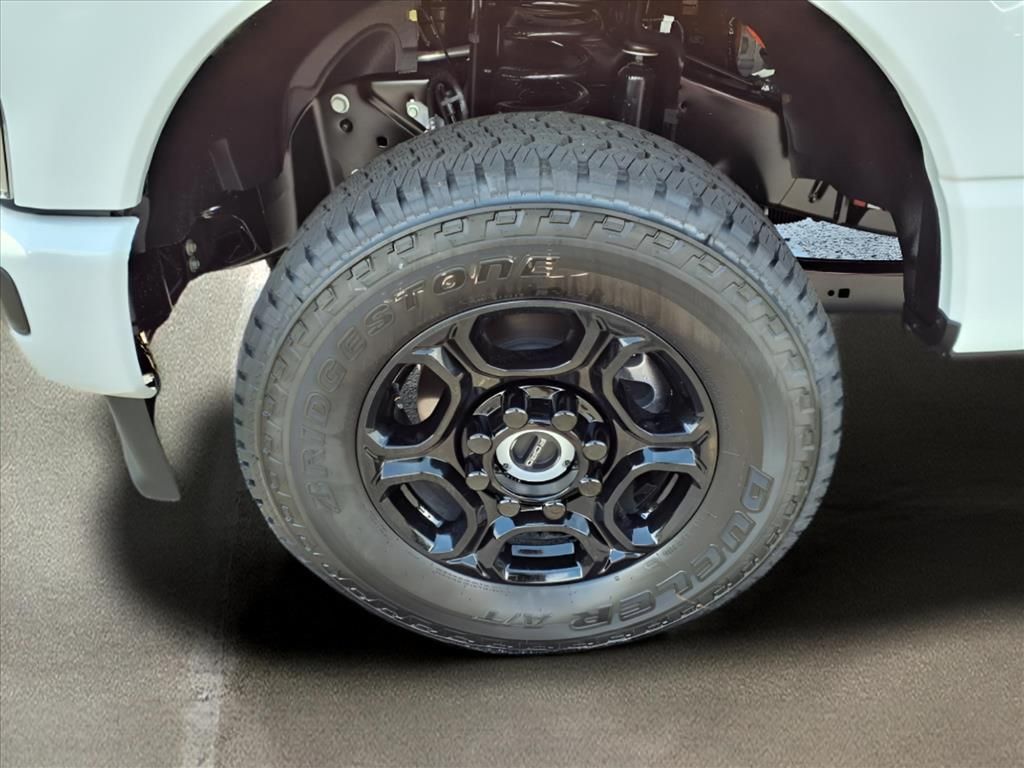 2025 Ford F-350 photo 23
