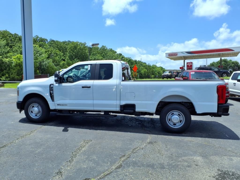 2025 Ford F-250 photo 4