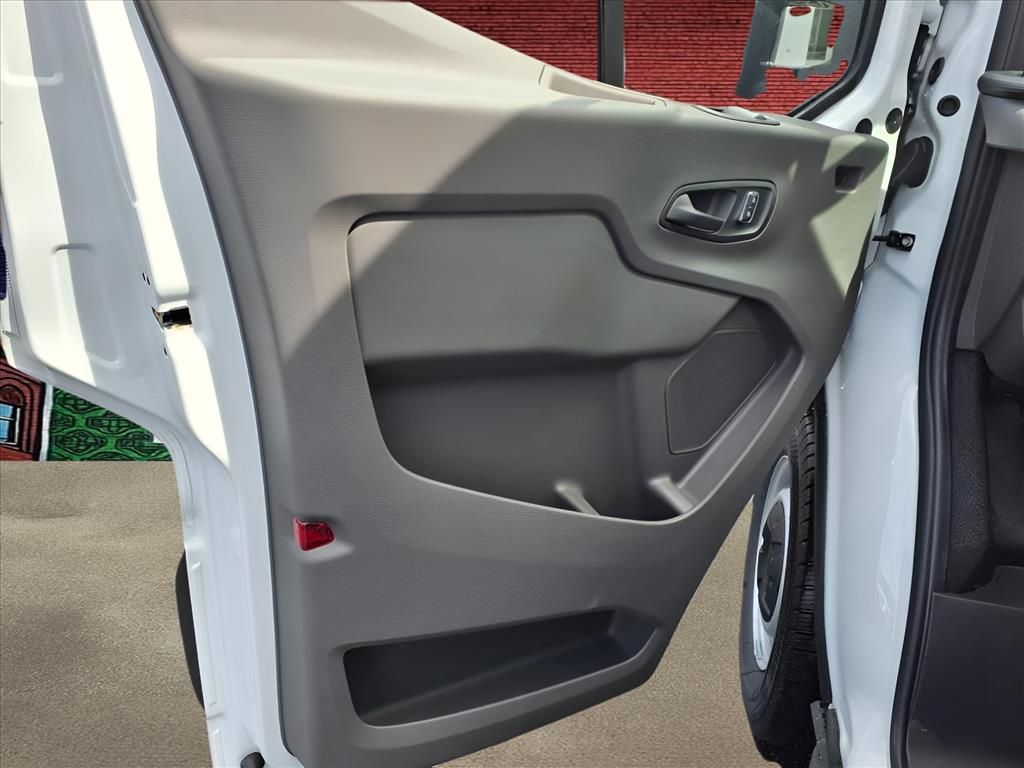 2025 Ford Transit photo 21