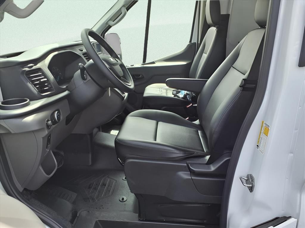 2025 Ford Transit photo 22
