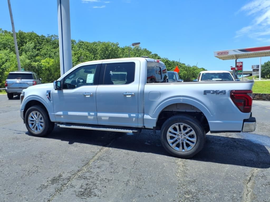 2025 Ford F-150 Lariat photo 4