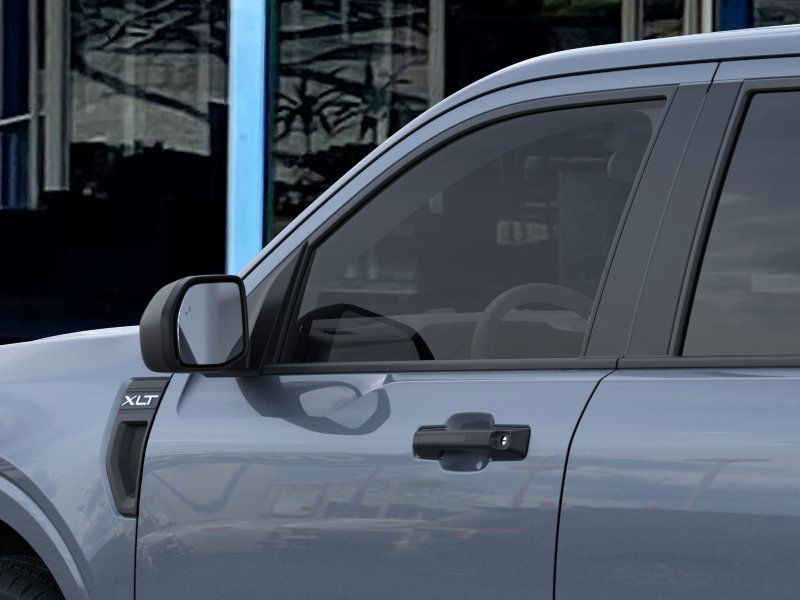 2025 Ford Maverick XLT photo 2