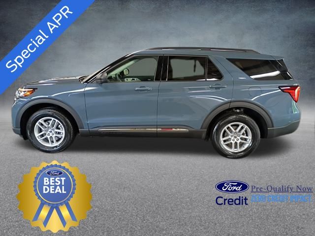 2025 Ford Explorer photo 2