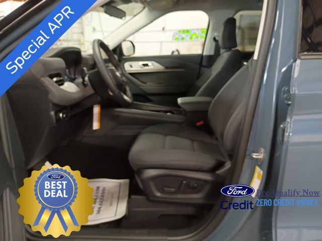 2025 Ford Explorer photo 7