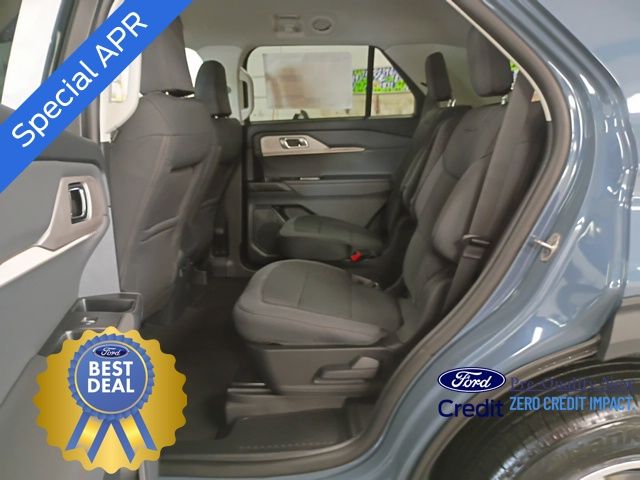 2025 Ford Explorer photo 8