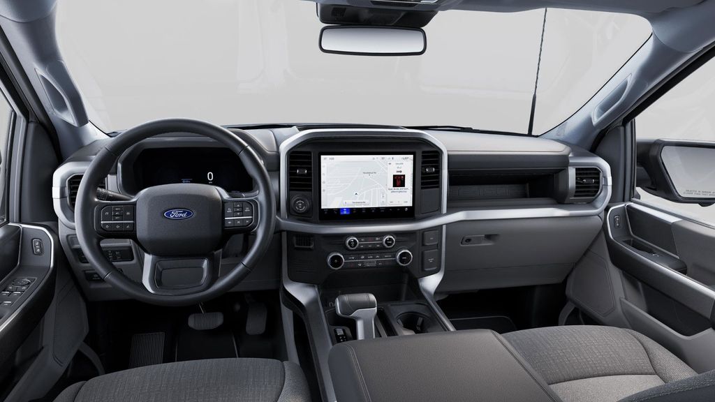 2025 Ford F-150 Lightning XLT photo 4