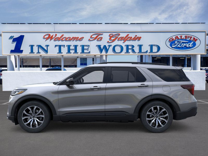 2025 Ford Explorer ST ST-Line photo 6