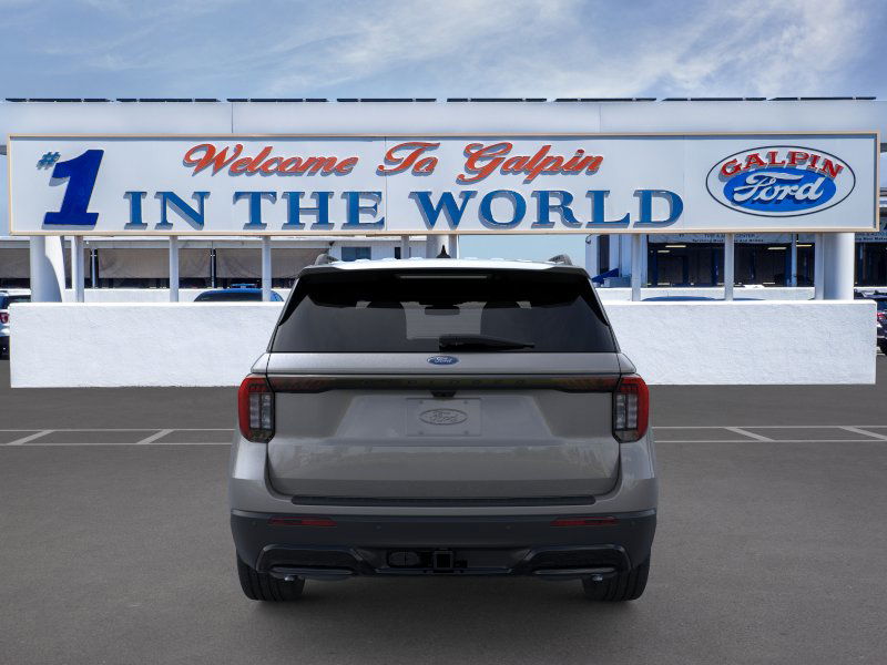 2025 Ford Explorer ST ST-Line photo 8