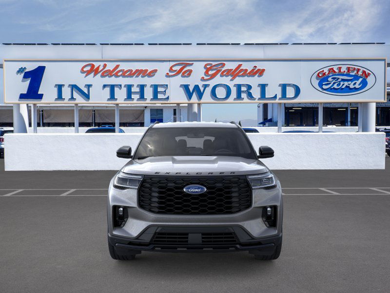 2025 Ford Explorer ST ST-Line photo 9