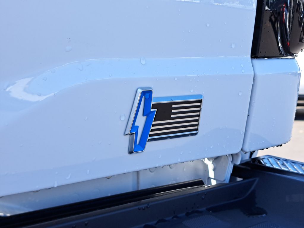 2025 Ford F-150 Lightning photo 5