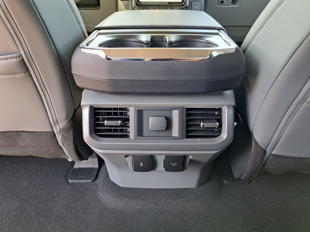 2025 Ford F-150 Lightning photo 12