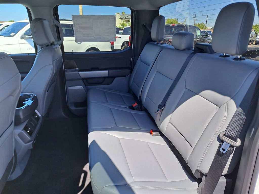 2025 Ford F-150 Lightning photo 14
