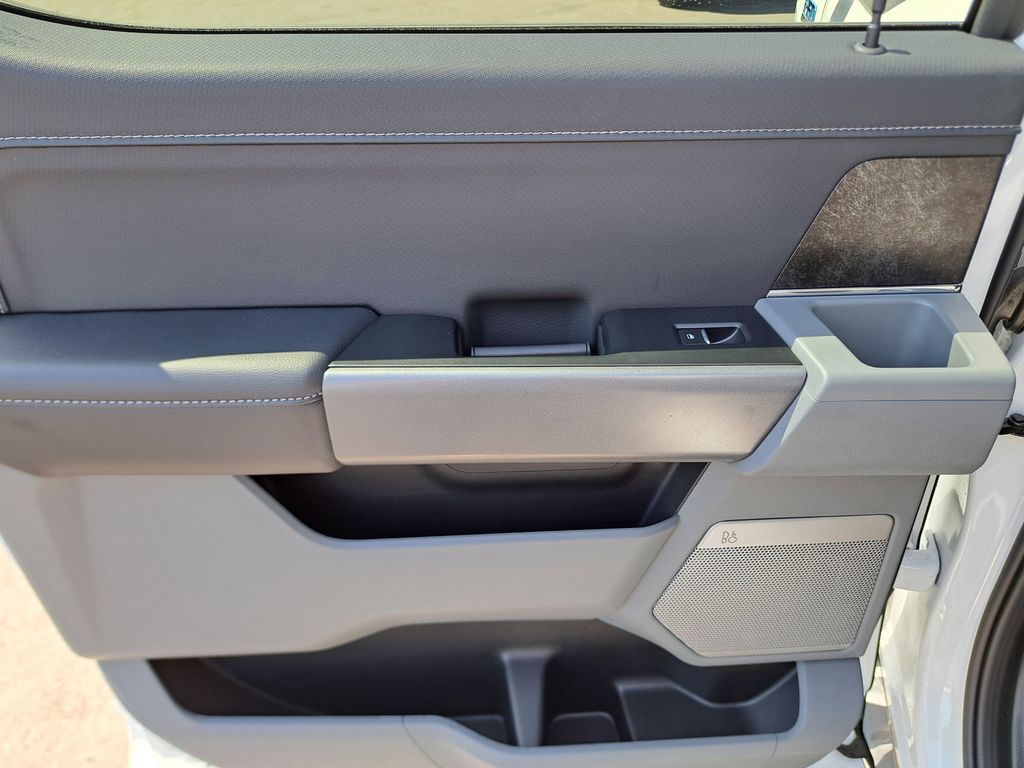 2025 Ford F-150 Lightning photo 15