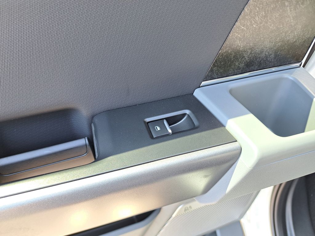 2025 Ford F-150 Lightning photo 16