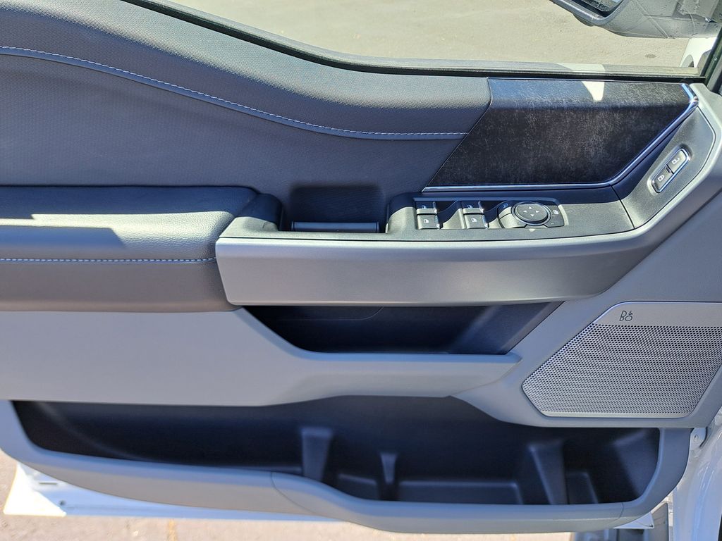 2025 Ford F-150 Lightning photo 20