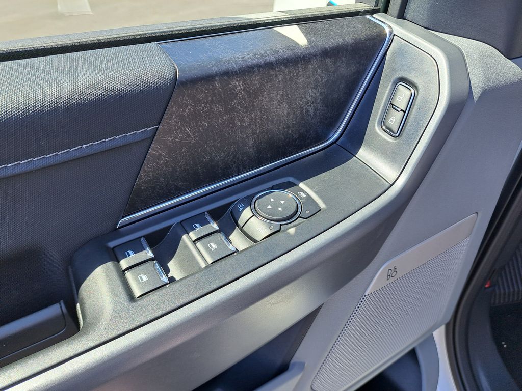 2025 Ford F-150 Lightning photo 21