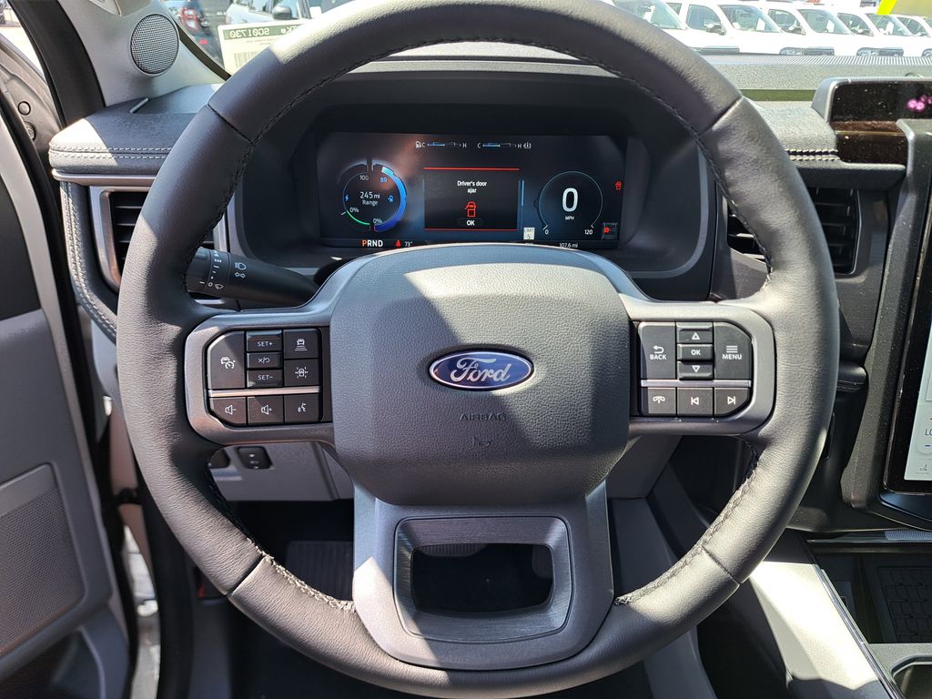 2025 Ford F-150 Lightning photo 23