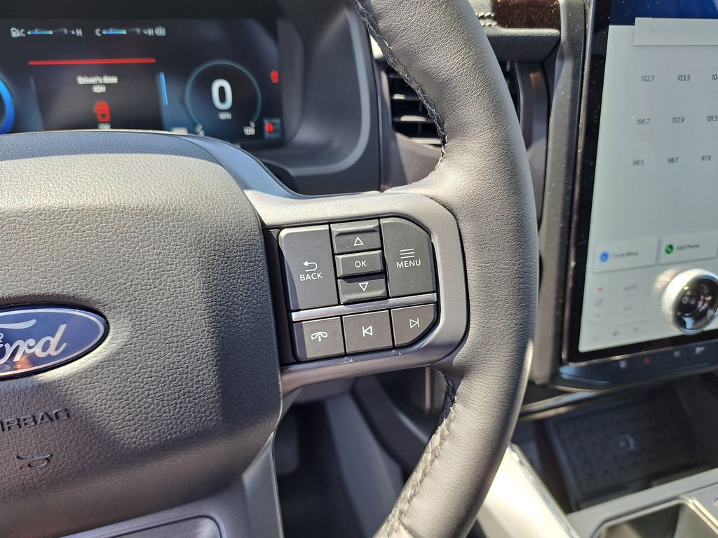 2025 Ford F-150 Lightning photo 24