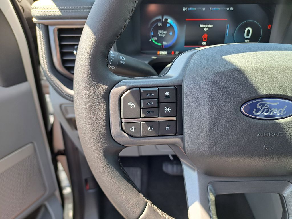 2025 Ford F-150 Lightning photo 25
