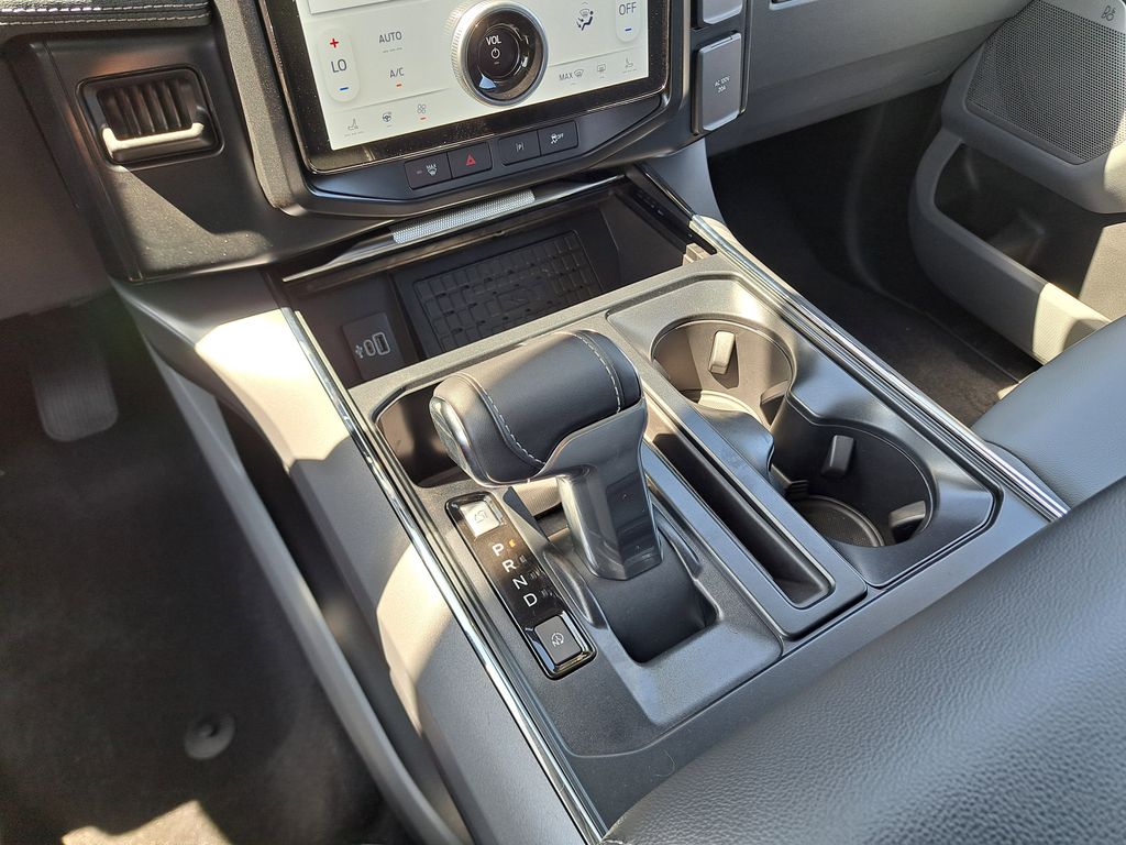 2025 Ford F-150 Lightning photo 31