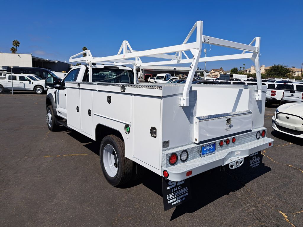 2025 Ford F-450 photo 5