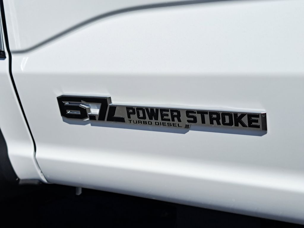 2025 Ford F-450 photo 9