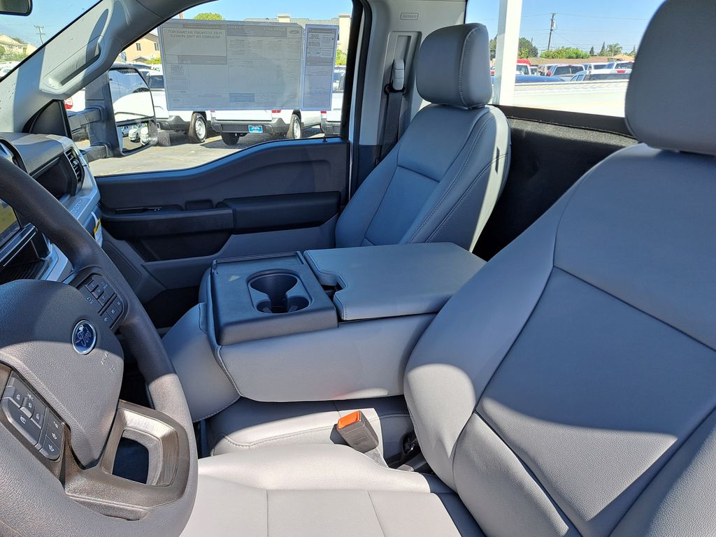 2025 Ford F-450 photo 11