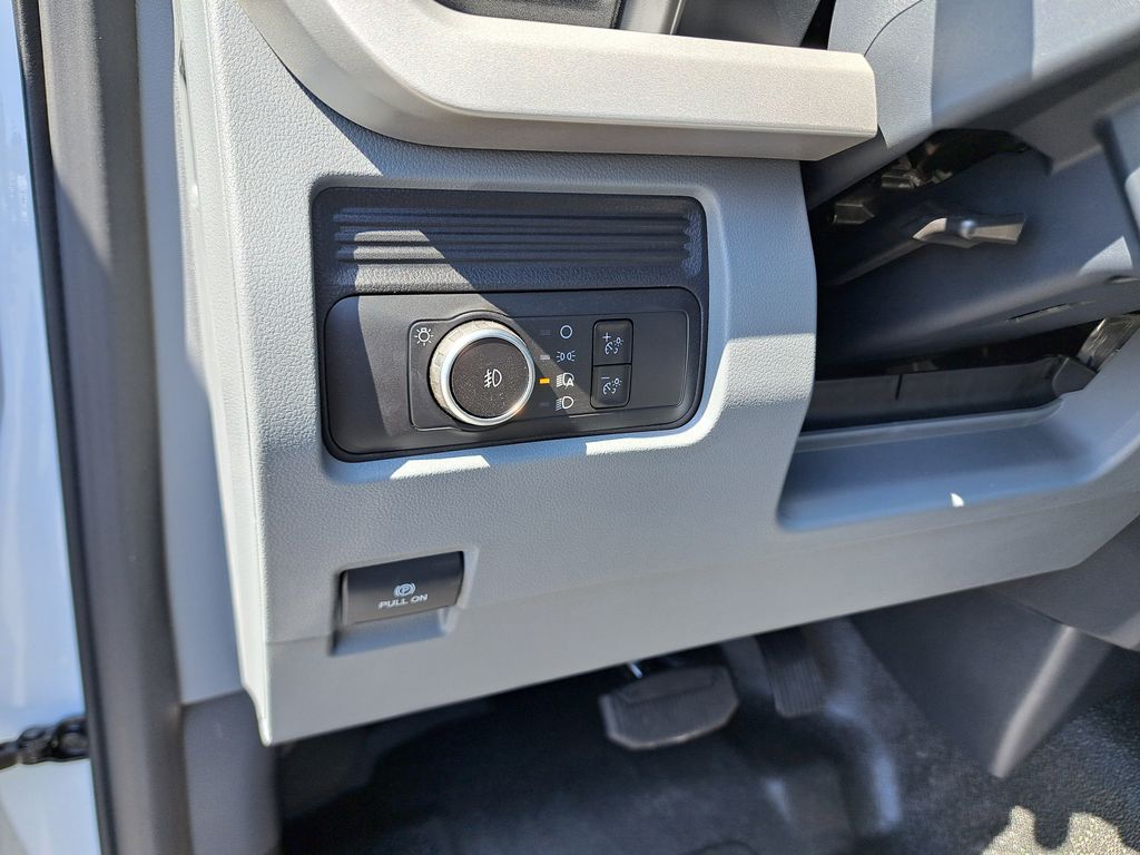 2025 Ford F-450 photo 14