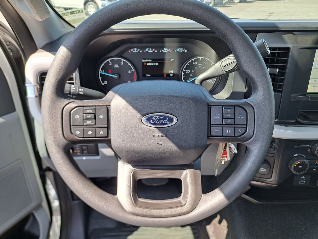 2025 Ford F-450 photo 15