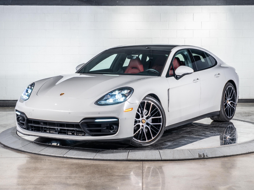 2023 Porsche Panamera Platinum Edition