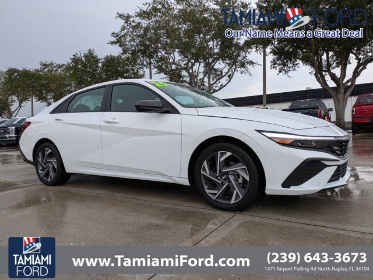 2025 Hyundai Elantra SEL's photo