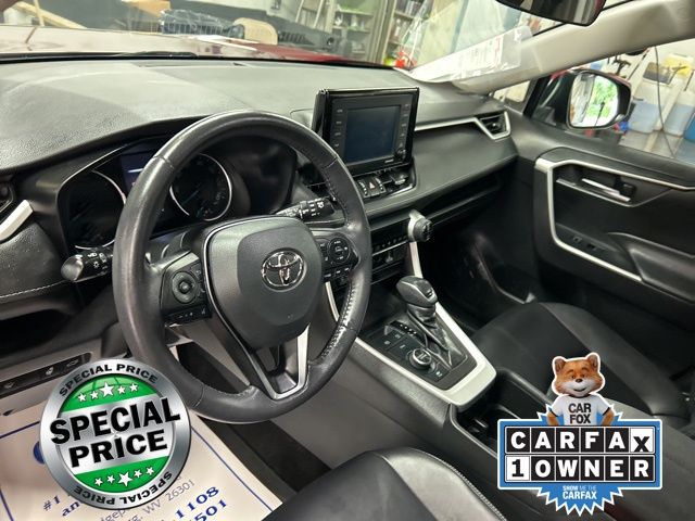 2022 Toyota RAV4 Hybrid XLE Premium photo 13