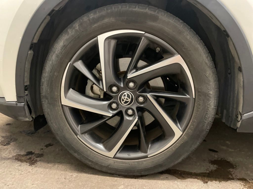 2020 Toyota C-HR Limited photo 7