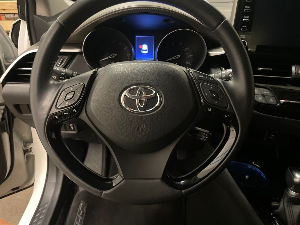 2020 Toyota C-HR Limited photo 10