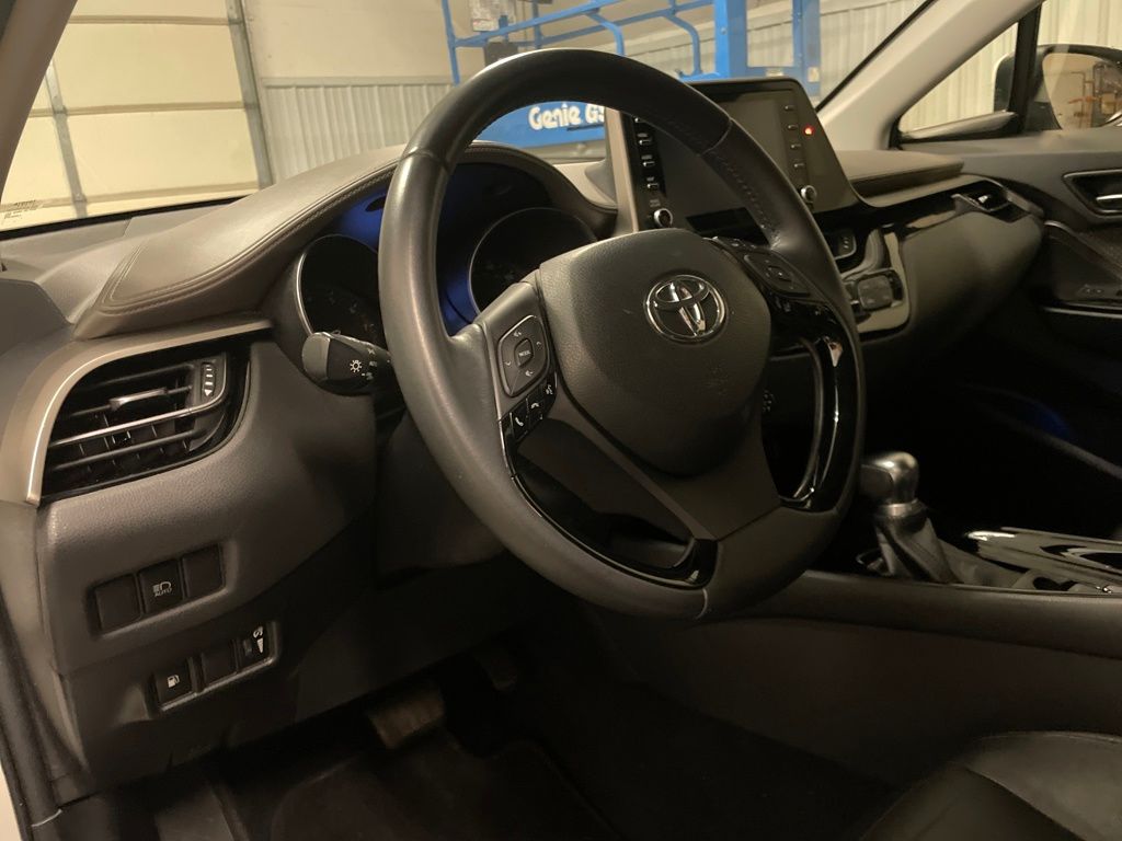 2020 Toyota C-HR Limited photo 16