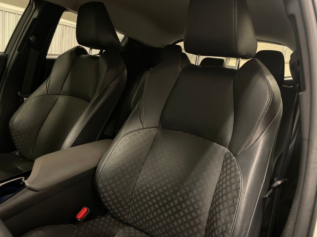 2020 Toyota C-HR Limited photo 17