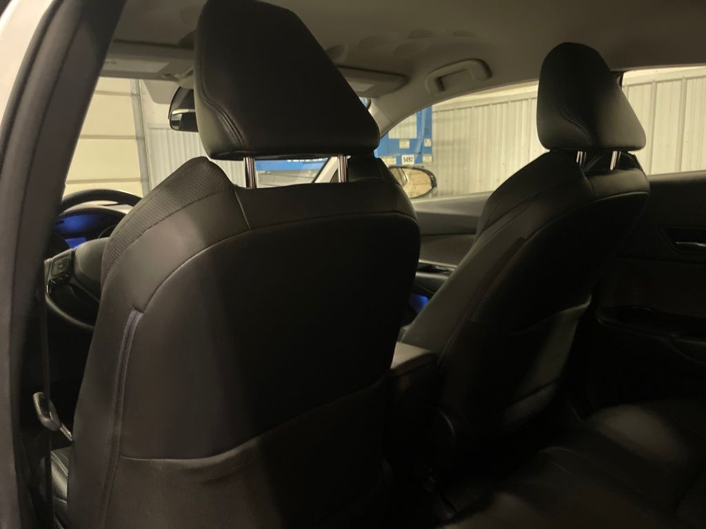 2020 Toyota C-HR Limited photo 18