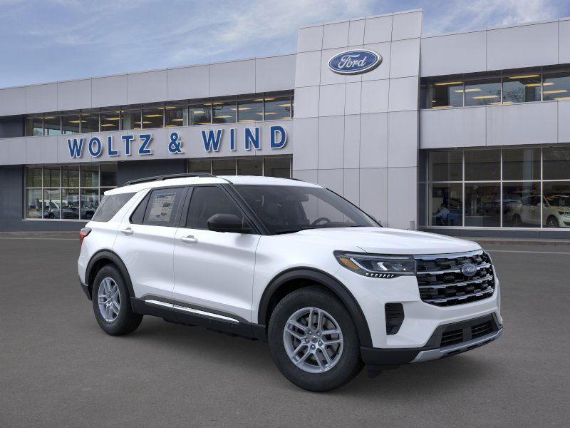 2025 Ford Explorer photo 2